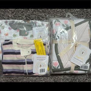 Burts Bees Baby Pajama and Blanket Bundle